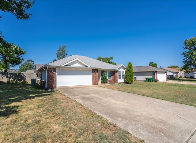 655 Frances Drive, Centerton, AR 72719