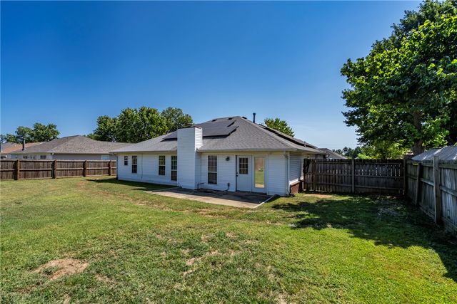 655 Frances Drive, Centerton, AR 72719