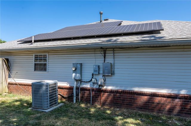655 Frances Drive, Centerton, AR 72719