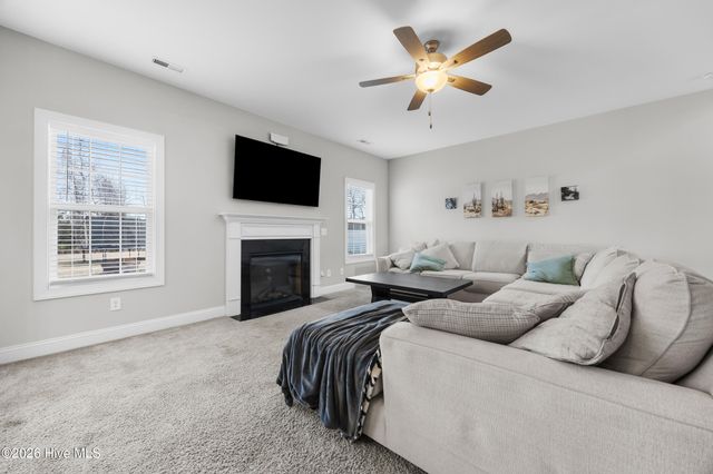 812 Colchester Reef Run, Sneads Ferry, NC 28460