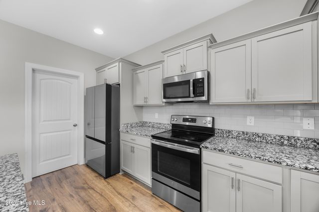 812 Colchester Reef Run, Sneads Ferry, NC 28460