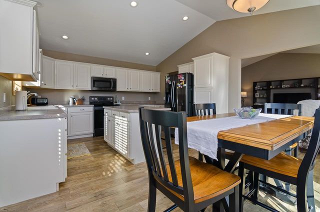 N2262 HOLY HILL DRIVE, Greenville, WI 54942