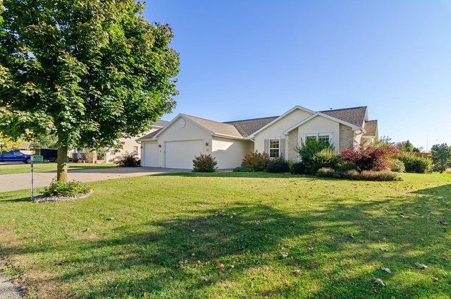 N2262 HOLY HILL DRIVE, Greenville, WI 54942