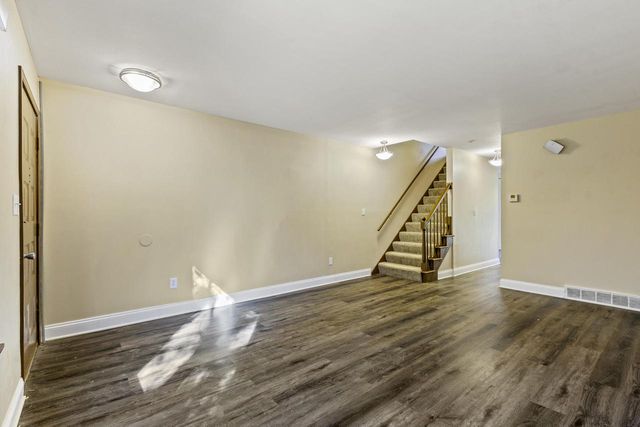 6112 W Port AVENUE, Milwaukee, WI 53223