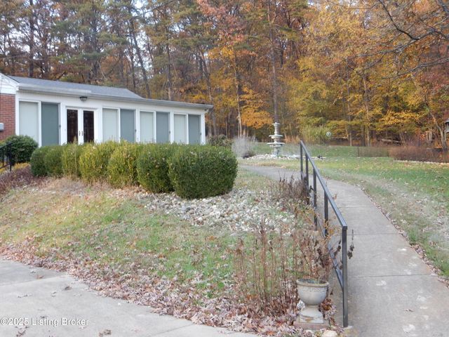 274 Knobview Dr, Lebanon Junction, KY 40150