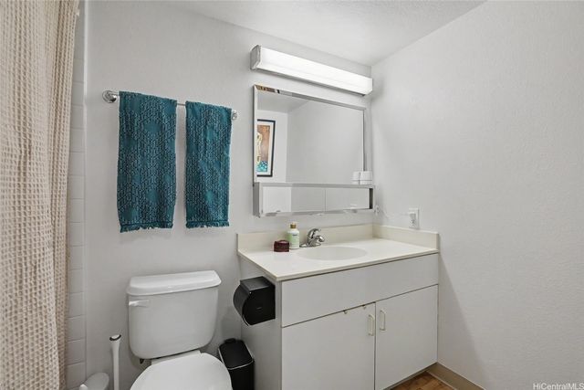 3009 Ala Makahala Place 213, Honolulu, HI 96818