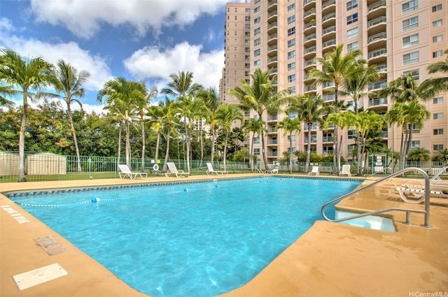 3009 Ala Makahala Place 213, Honolulu, HI 96818