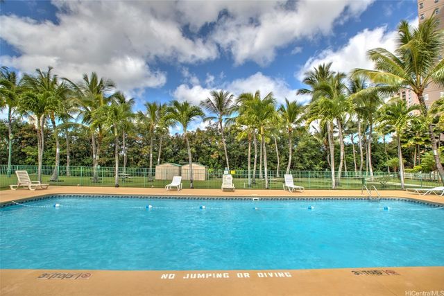 3009 Ala Makahala Place 213, Honolulu, HI 96818