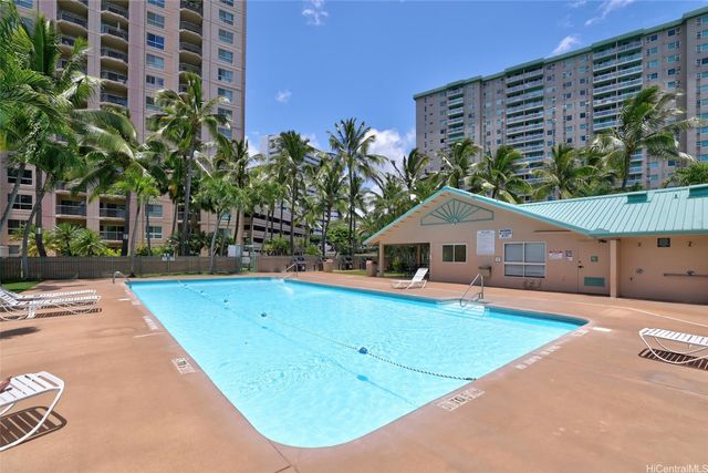 3009 Ala Makahala Place 213, Honolulu, HI 96818