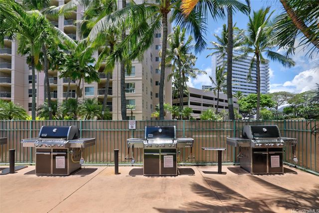 3009 Ala Makahala Place 213, Honolulu, HI 96818