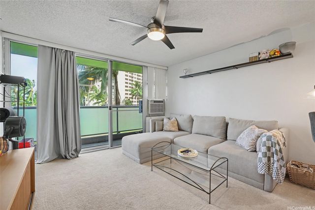 3009 Ala Makahala Place 213, Honolulu, HI 96818