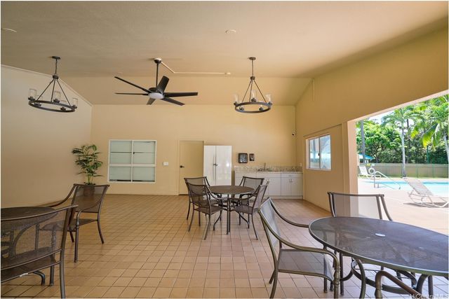 3009 Ala Makahala Place 213, Honolulu, HI 96818