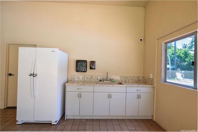 3009 Ala Makahala Place 213, Honolulu, HI 96818