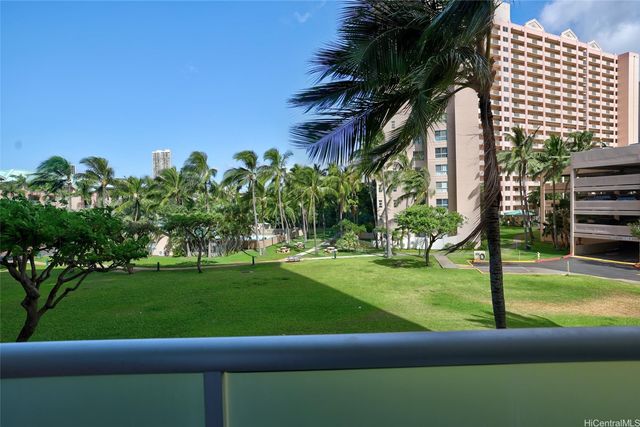 3009 Ala Makahala Place 213, Honolulu, HI 96818