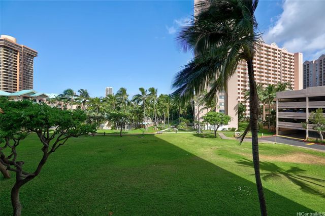 3009 Ala Makahala Place 213, Honolulu, HI 96818