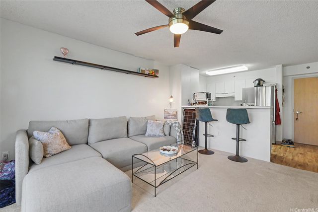 3009 Ala Makahala Place 213, Honolulu, HI 96818