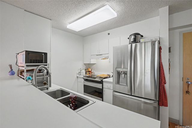 3009 Ala Makahala Place 213, Honolulu, HI 96818