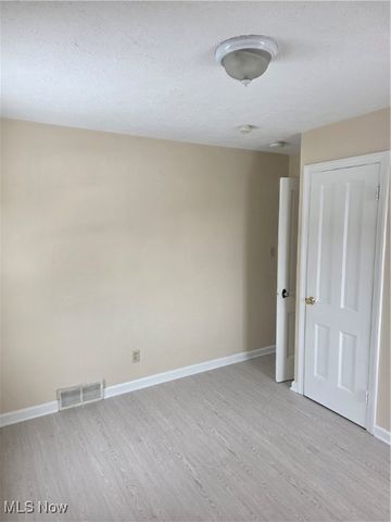 5707 Pearl Road UP, Parma, OH 44129