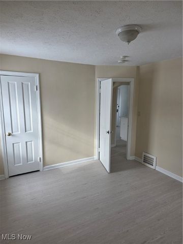 5707 Pearl Road UP, Parma, OH 44129