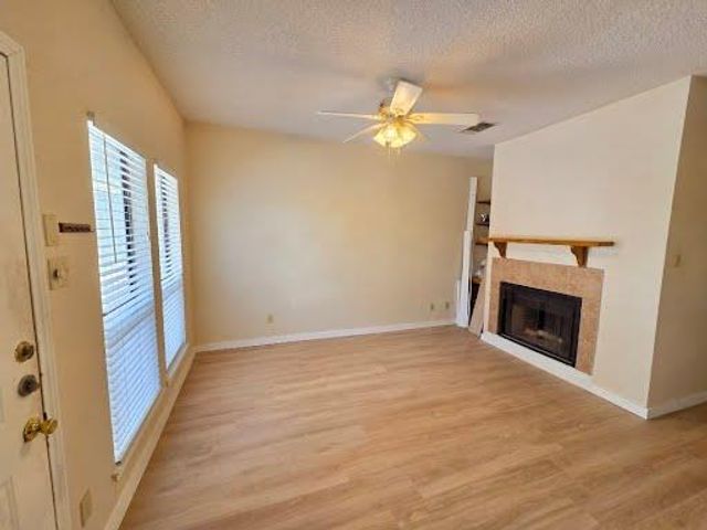 2706 Salado ST 207, Austin, TX 78705