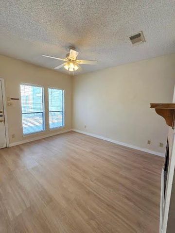2706 Salado ST 207, Austin, TX 78705
