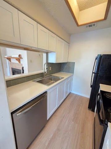2706 Salado ST 207, Austin, TX 78705