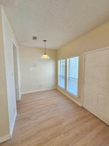 2706 Salado ST 207, Austin, TX 78705
