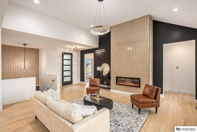8710 Dragonfly Lane, Lincoln, NE 68526