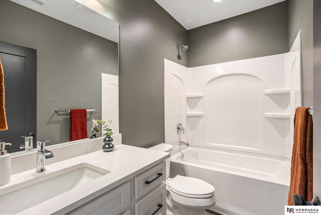 8710 Dragonfly Lane, Lincoln, NE 68526