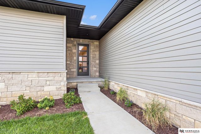 8710 Dragonfly Lane, Lincoln, NE 68526