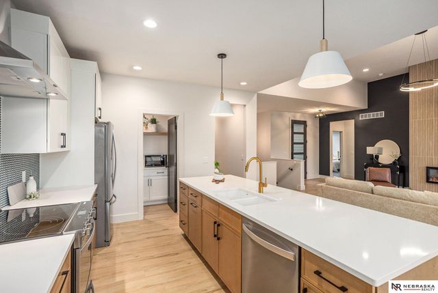 8710 Dragonfly Lane, Lincoln, NE 68526