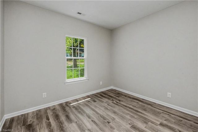 1329 Belleauwood Street, Winston-salem, NC 27107