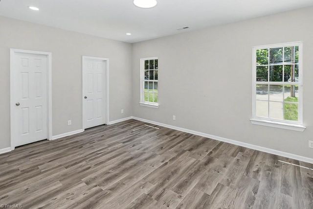 1329 Belleauwood Street, Winston-salem, NC 27107