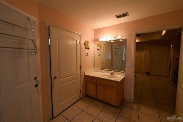 2301 Eagle Avenue, Mcallen, TX 78504