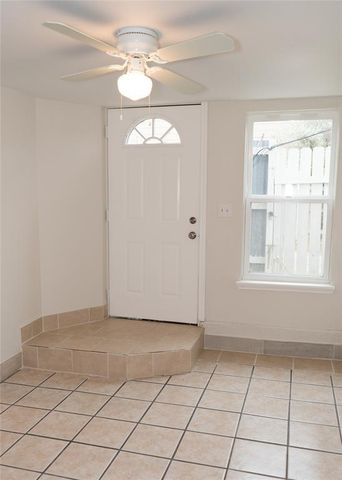 97 Anthony ST C, Austin, TX 78702