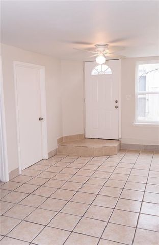 97 Anthony ST C, Austin, TX 78702