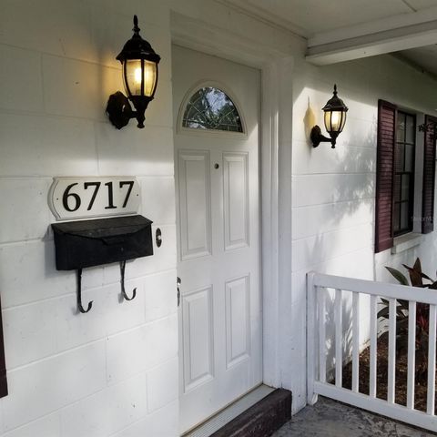 6717 MORNAY, Tampa, FL 33615