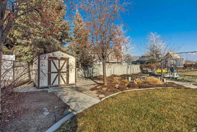 1388 W PALMER PARK LN, South Jordan, UT 84095