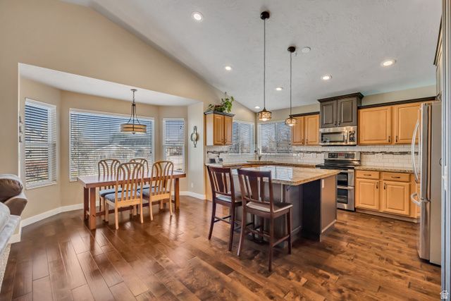 1388 W PALMER PARK LN, South Jordan, UT 84095