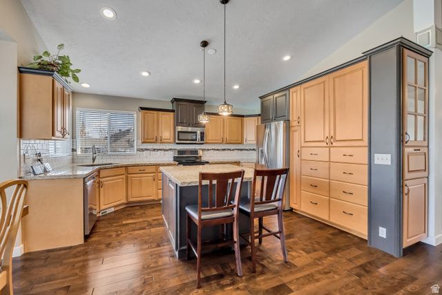 1388 W PALMER PARK LN, South Jordan, UT 84095