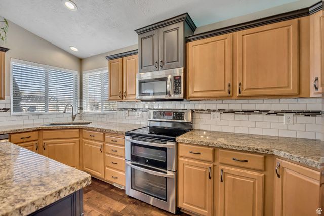 1388 W PALMER PARK LN, South Jordan, UT 84095