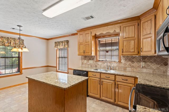 1715 PEBBLE CREEK Drive, Prattville, AL 36066