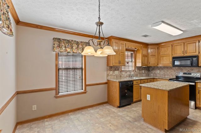 1715 PEBBLE CREEK Drive, Prattville, AL 36066