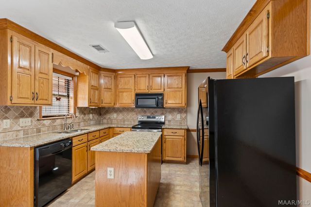 1715 PEBBLE CREEK Drive, Prattville, AL 36066
