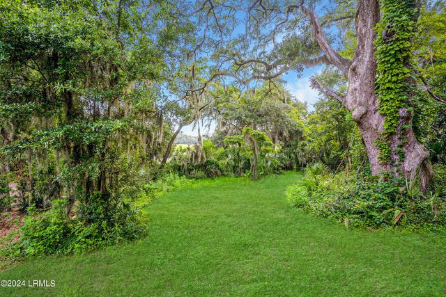 2 Creeks End Lane, Beaufort, SC 29902