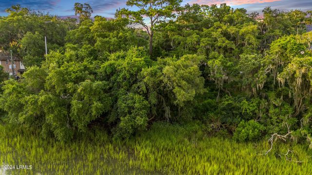 2 Creeks End Lane, Beaufort, SC 29902