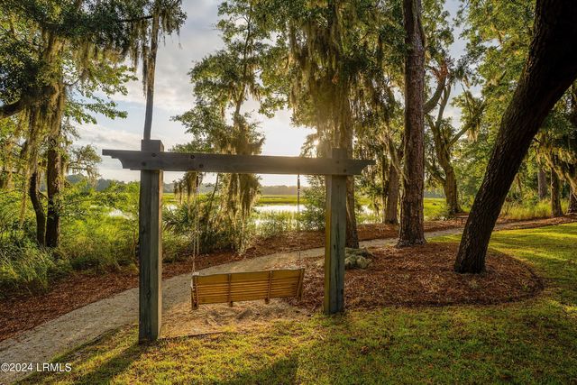 2 Creeks End Lane, Beaufort, SC 29902