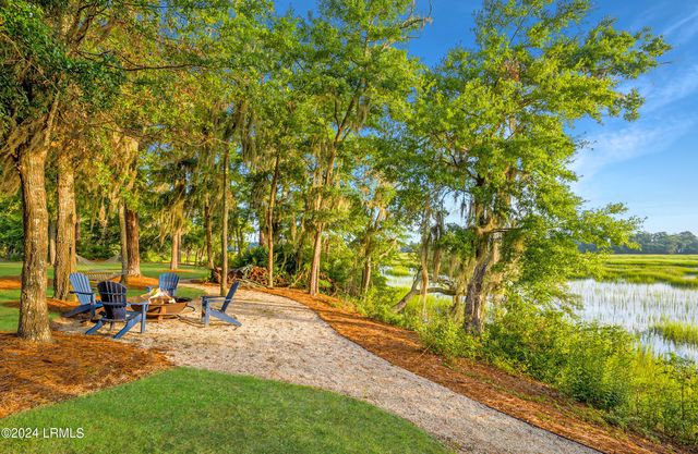 2 Creeks End Lane, Beaufort, SC 29902