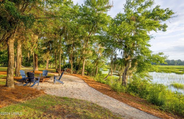 2 Creeks End Lane, Beaufort, SC 29902