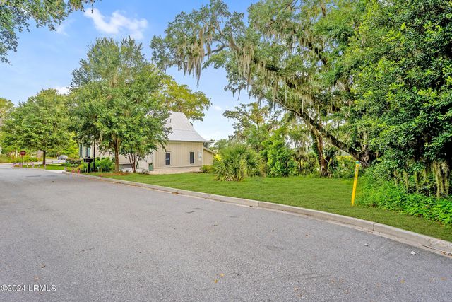 2 Creeks End Lane, Beaufort, SC 29902
